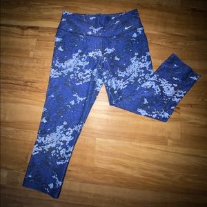 Nike Below the Knee Leggings